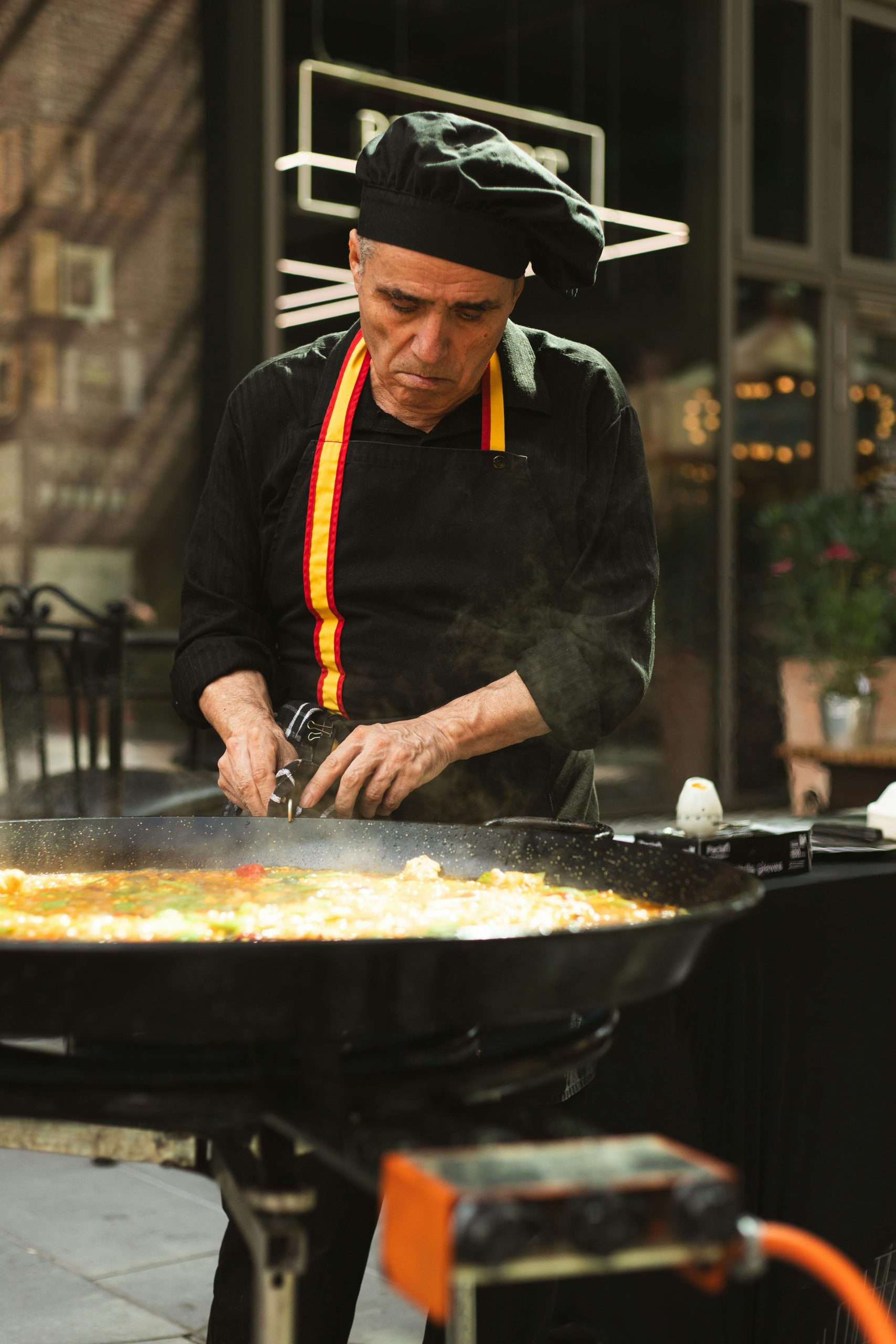 Traditional Valencia Neighborhood Tour (Benimaclet) with Gourmet ‘Conservas’ and Wine Tasting Experience